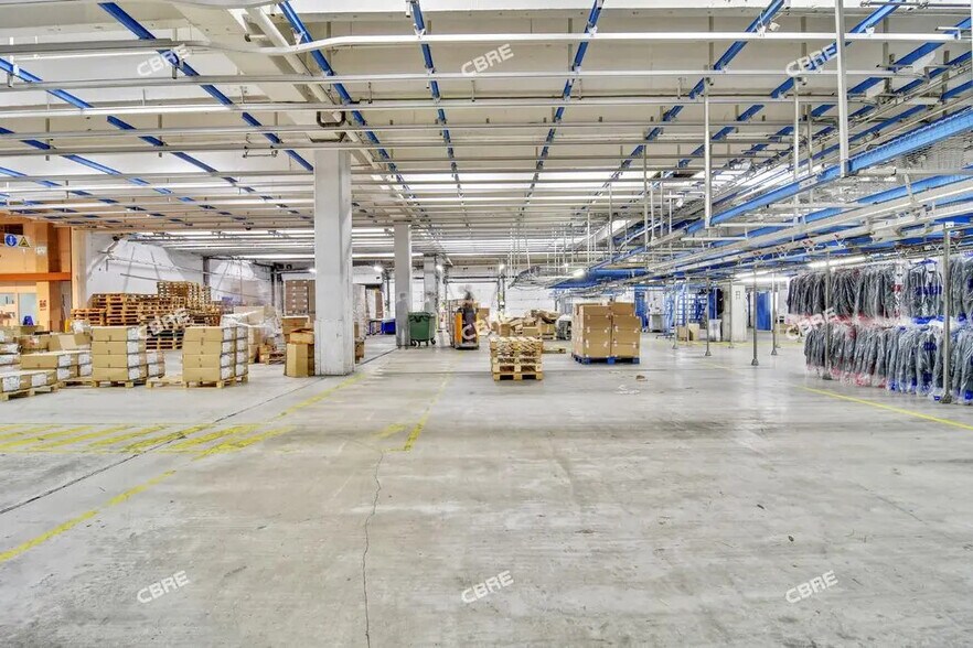 Flex in Épinay-sur-Seine for lease - Building Photo - Image 2 of 7