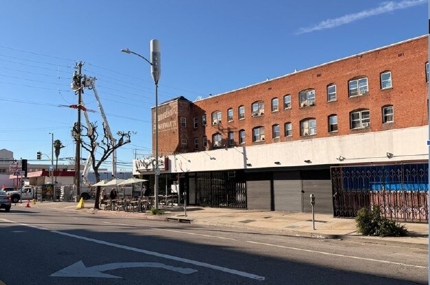 713 N Virgil Ave, Los Angeles, CA à vendre - Photo du bâtiment - Image 2 de 7