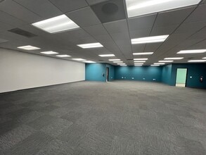 4520 Linden Creek Pky, Flint, MI for lease Interior Photo- Image 1 of 12