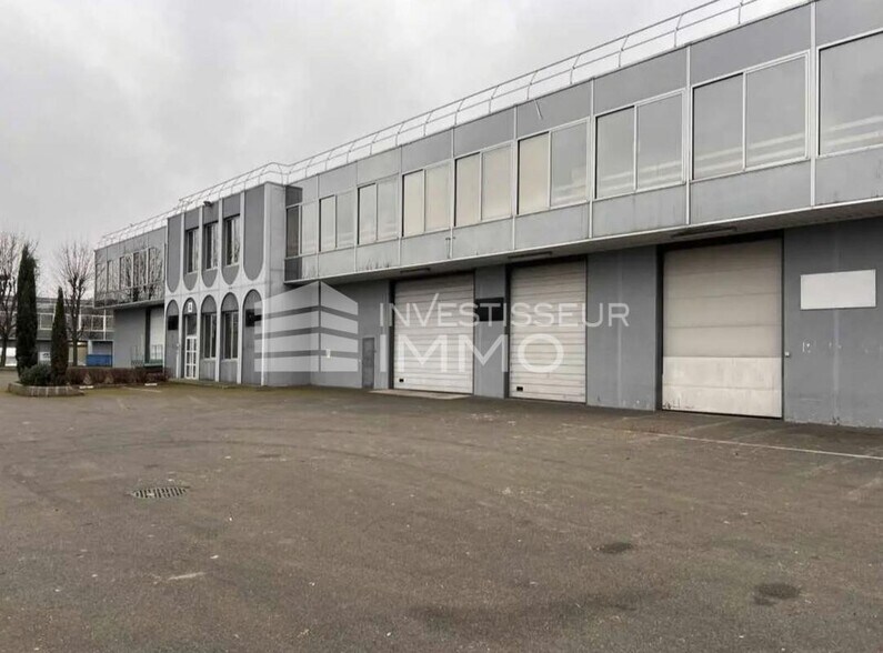 Flex dans Saint Denis à louer - Photo du bâtiment - Image 1 de 9