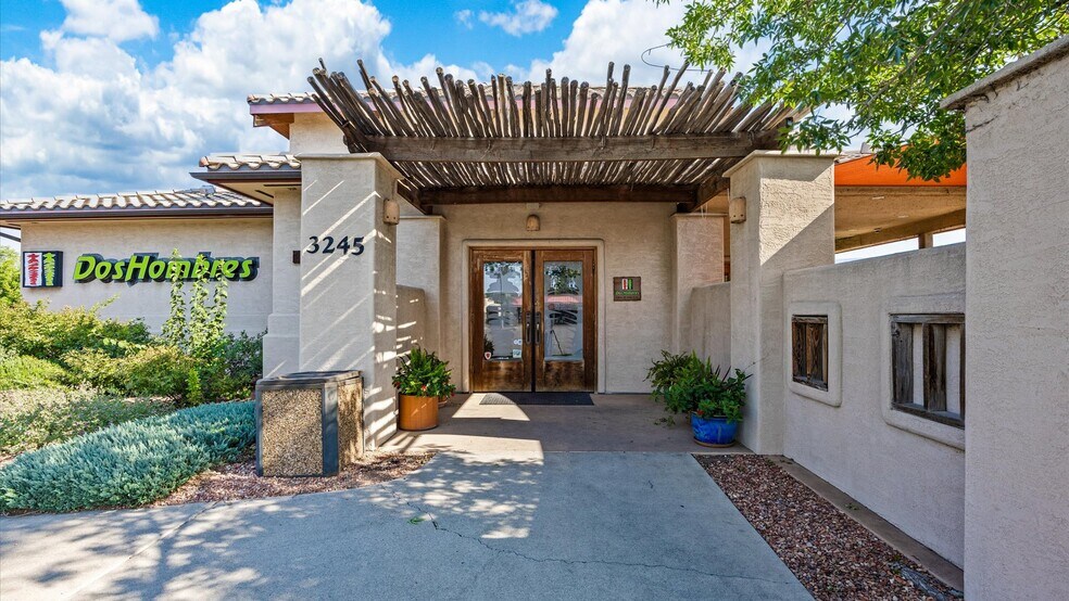 3245 I-70 Business Loop, Clifton, CO à vendre - Photo du bâtiment - Image 2 de 34