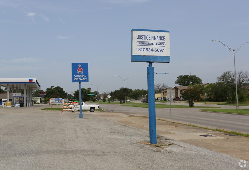 5020-5026 E Lancaster Ave, Fort Worth, TX for lease - Building Photo - Image 3 of 7