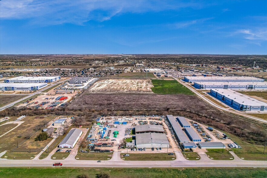 2259 Innovation Blvd, Hutto, TX à louer - Photo du bâtiment - Image 2 de 11