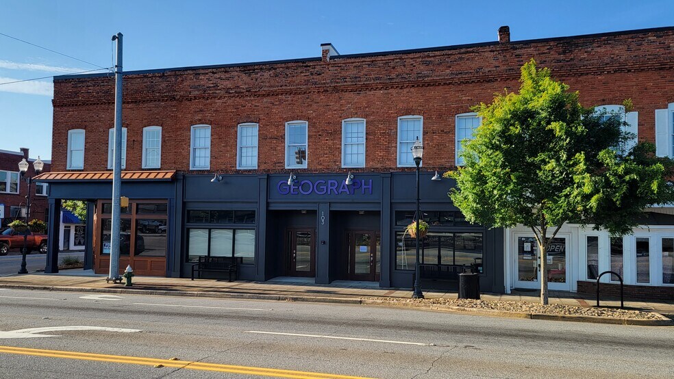 103 W Main St, Easley, SC à louer - Photo du bâtiment - Image 2 de 14