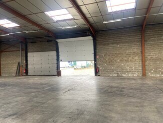 Plus de détails pour 34 Rue André Sentuc, Vénissieux - Industriel à louer