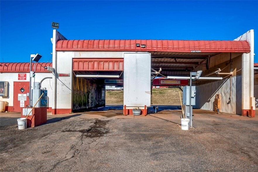 1102 E 1st St, Chandler, OK for sale - Building Photo - Image 3 of 4