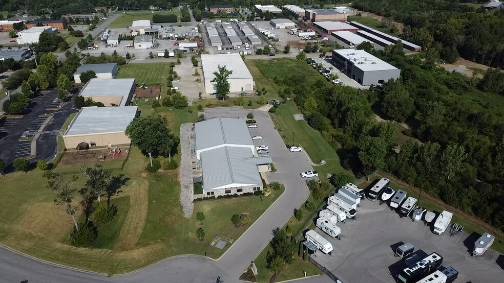 7238 Haley Industrial Dr, Nolensville, TN à vendre - Photo du bâtiment - Image 2 de 4