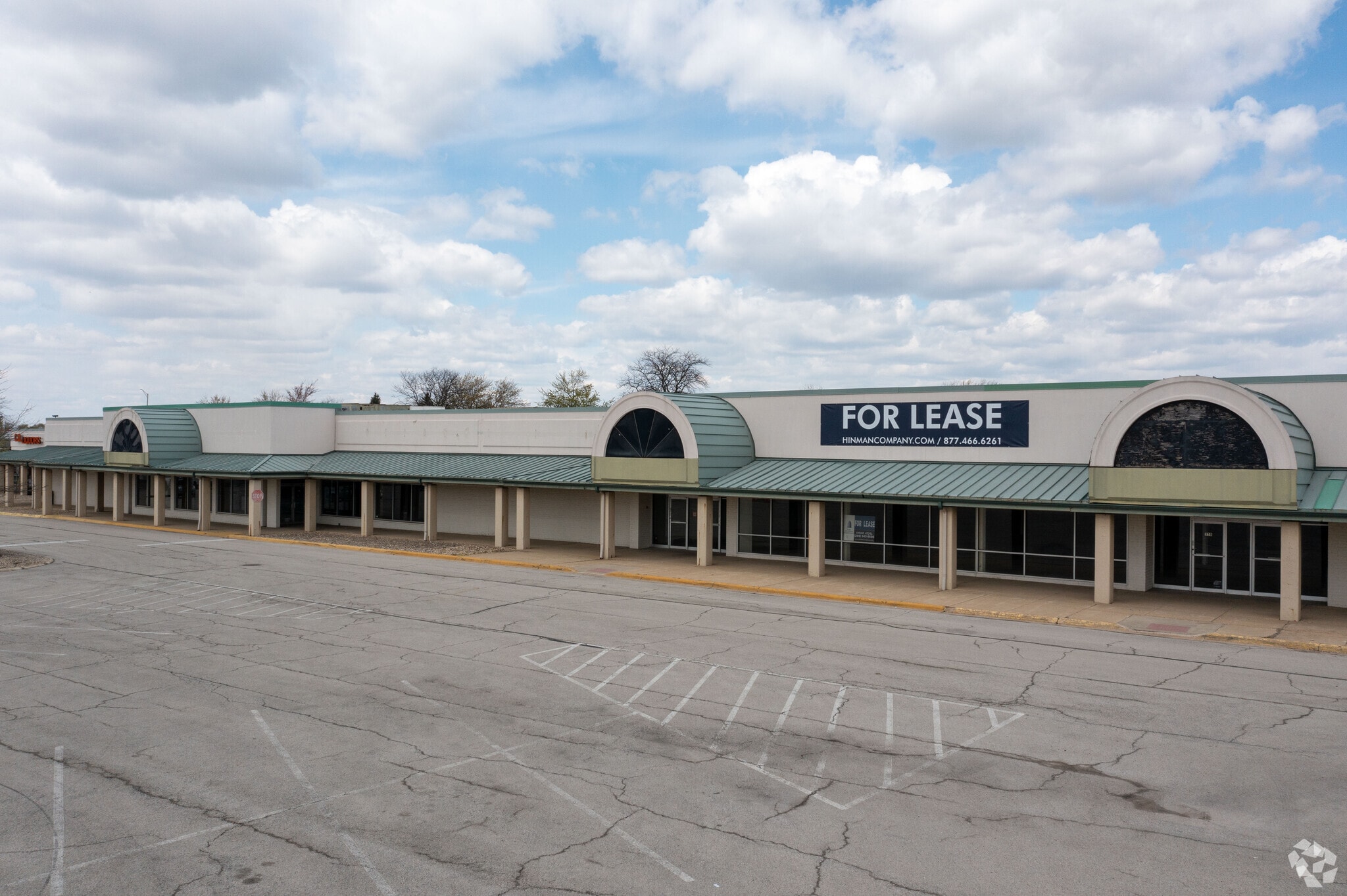 350 S Bolingbrook Dr, Bolingbrook, IL for lease Primary Photo- Image 1 of 9