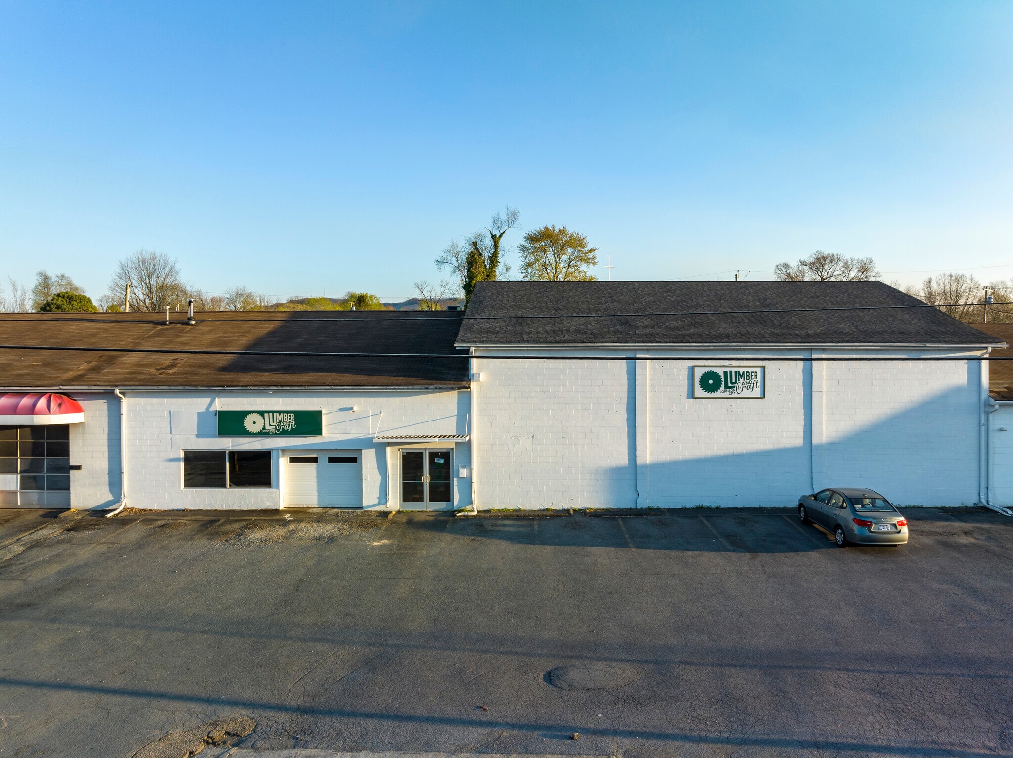 525 W Market St, Johnson City, TN for lease Building Photo- Image 1 of 32