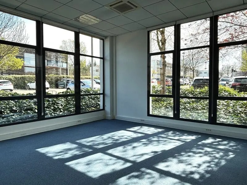 Office in Saint-Priest for sale Interior Photo- Image 1 of 8