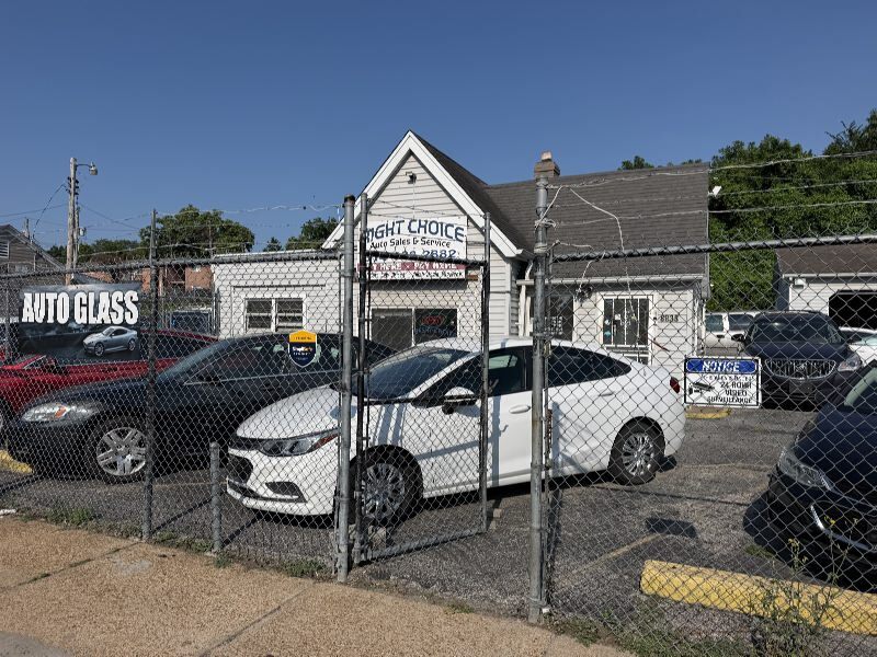 8827 N Broadway, Saint Louis, MO for lease Interior Photo- Image 1 of 9