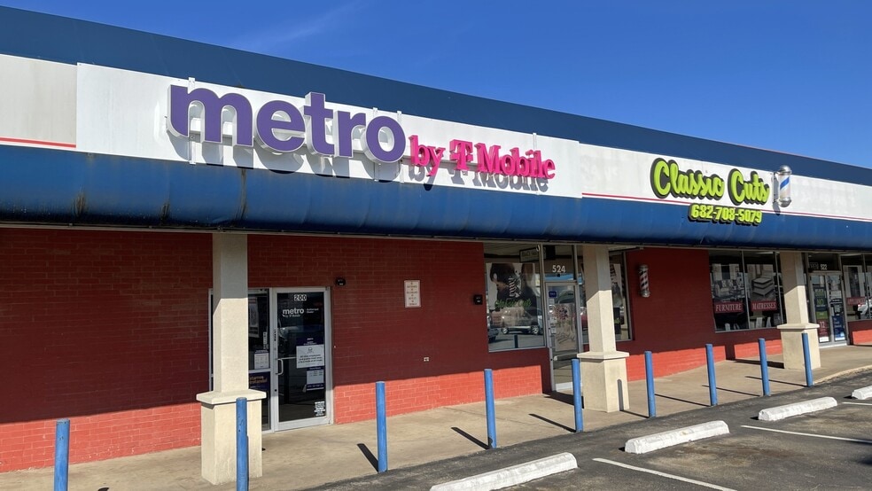 510-548 S Saginaw Blvd, Saginaw, TX à louer - Photo du bâtiment - Image 2 de 12