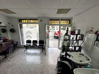 Plus de détails pour Multi-résidentiel à vendre