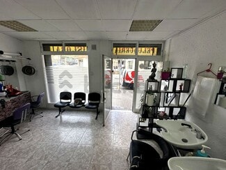 Plus de détails pour Multi-résidentiel à vendre