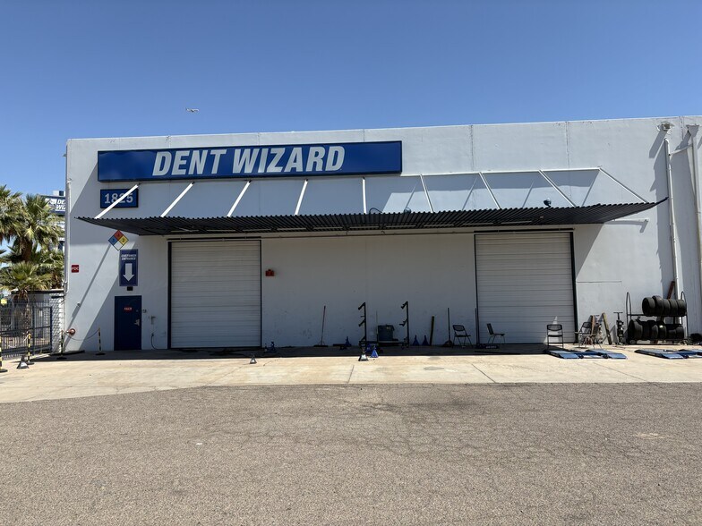 1825 S Black Canyon Hwy, Phoenix, AZ à louer - Photo du bâtiment - Image 3 de 12