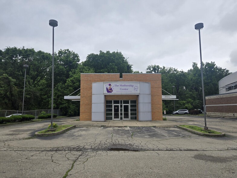 4365 Reading rd, Cincinnati, OH for lease - Building Photo - Image 1 of 3