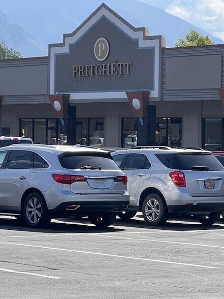 260 E University Pky, Orem, UT à louer - Photo du bâtiment - Image 3 de 7