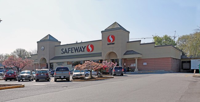 Plus de détails pour 900-972 King Edward Ave W, Vancouver, BC - Commerce de détail à louer