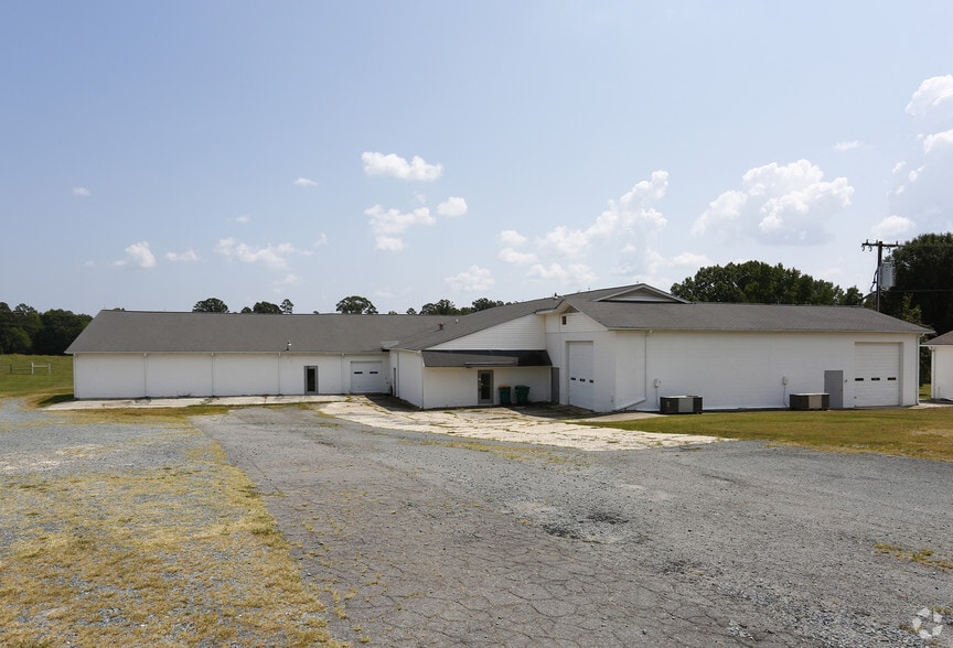 704 N Central Ave, Locust, NC for lease - Primary Photo - Image 1 of 64