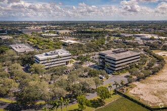 7900 Oak Ln, Miami Lakes, FL - AERIAL map view