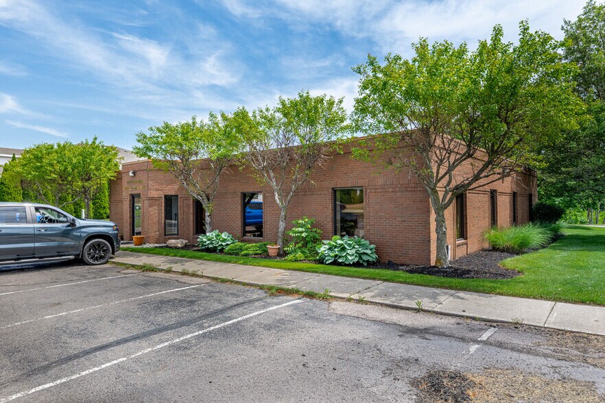 610 N Main St, Springboro, OH à louer - Photo du bâtiment - Image 2 de 47