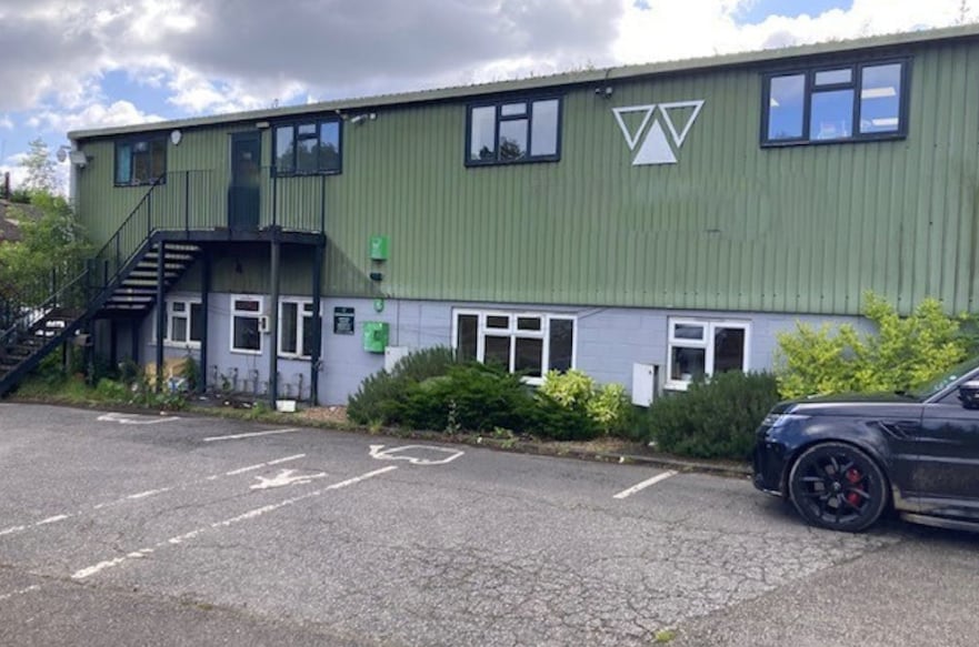 Hallgrove, Bagshot for lease - Building Photo - Image 2 of 3