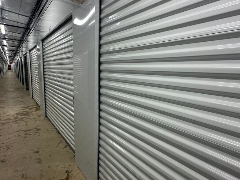 2195 E Cherry St, Paris, TX à vendre - Photo du bâtiment - Image 3 de 8