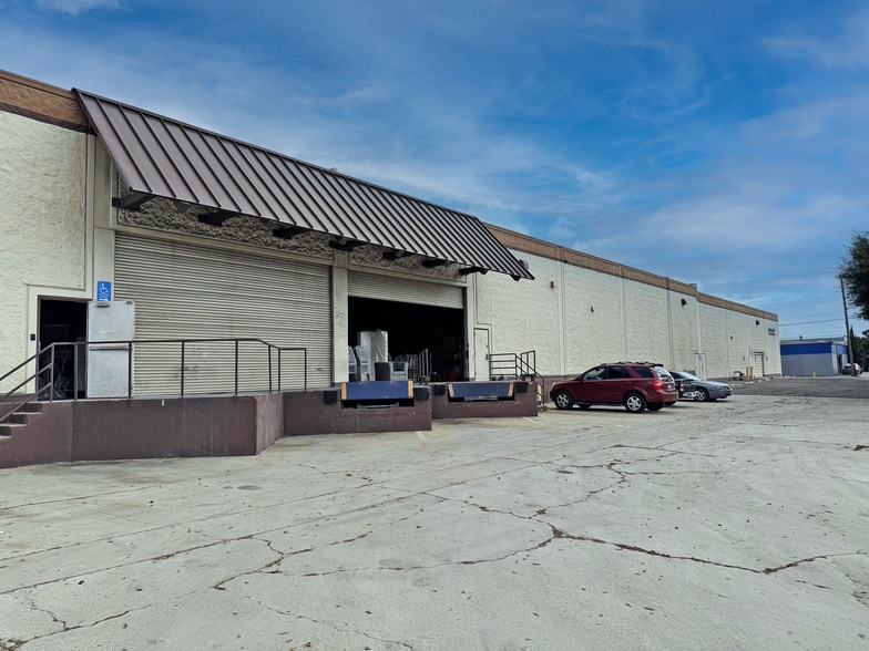 13720 S Western Ave, Gardena, CA for lease - Building Photo - Image 2 of 17