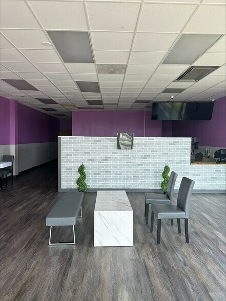 2233 N Ridge Rd, Wichita, KS for lease - Interior Photo - Image 2 of 3