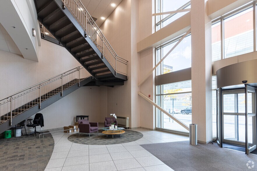 40 W 2nd St, Dayton, OH à louer - Photo intérieure - Image 2 de 20