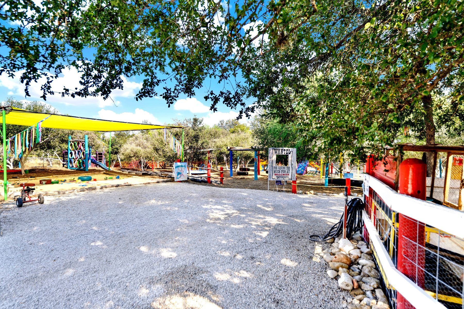 1877 County Road 4713, La Coste, TX for sale Primary Photo- Image 1 of 46