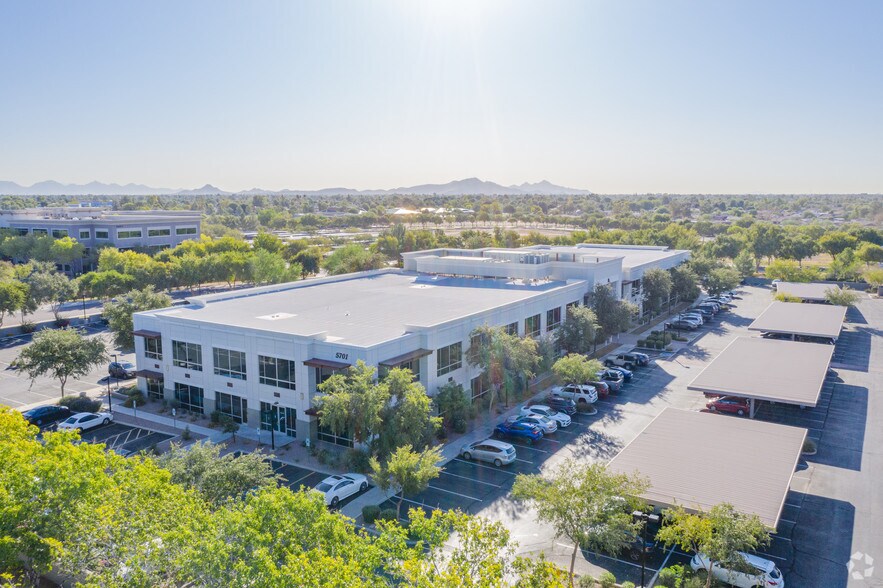 5701 W Talavi Blvd, Glendale, AZ à louer - Photo du bâtiment - Image 3 de 69