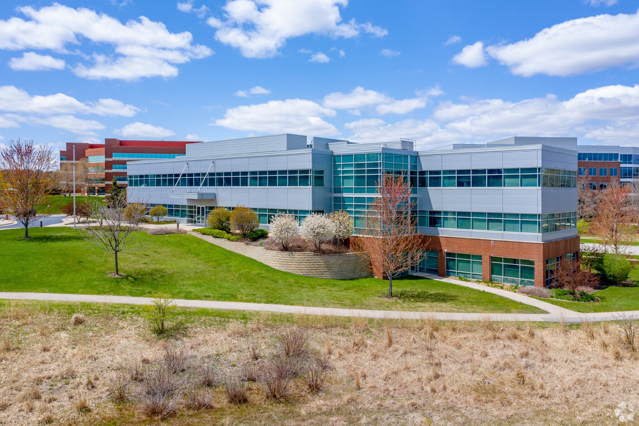 10501 W Research Dr, Milwaukee, WI for lease Primary Photo- Image 1 of 7