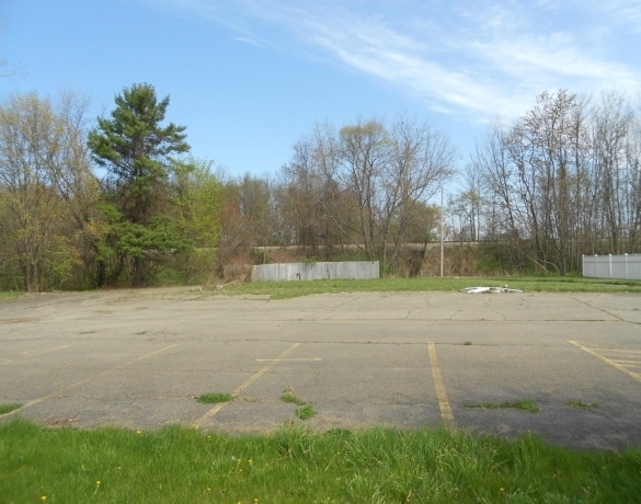 347 E Fairmount Ave, Lakewood, NY à louer - Photo du bâtiment - Image 2 de 12