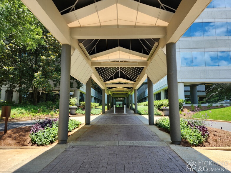 3920 Arkwright Rd, Macon-Bibb, GA à louer - Photo du bâtiment - Image 3 de 6