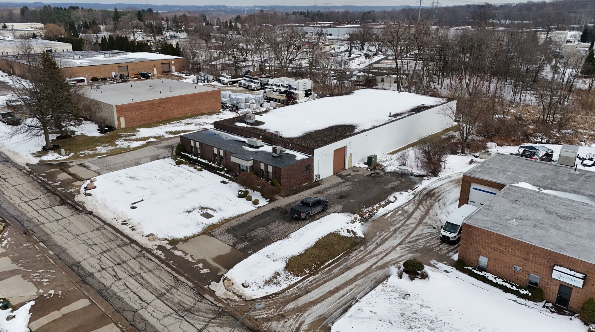 595 Golden Oak Pky, Oakwood Village, OH for sale Primary Photo- Image 1 of 13