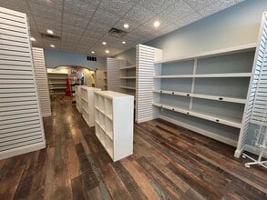 1114-1116 Central Ave, Wilmette, IL for lease Interior Photo- Image 2 of 3