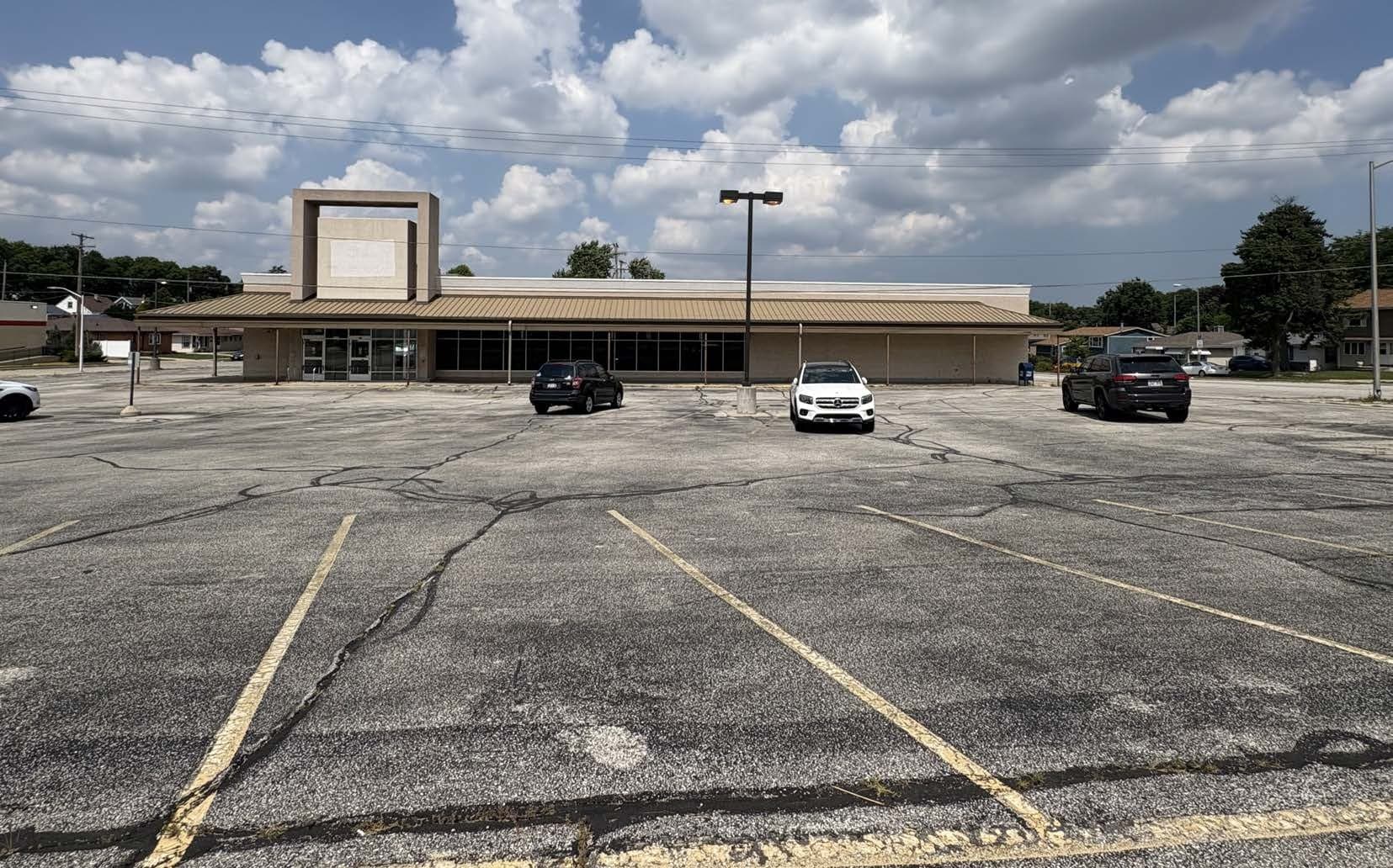 9220 W Greenfield Ave, Milwaukee, WI for sale Building Photo- Image 1 of 5