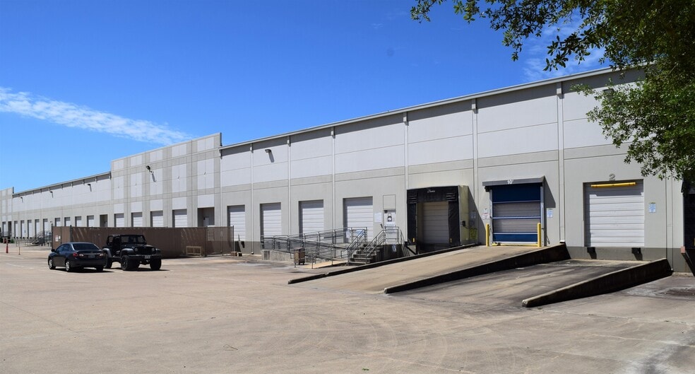 10540 Bissonnet St, Houston, TX for lease - Building Photo - Image 2 of 3