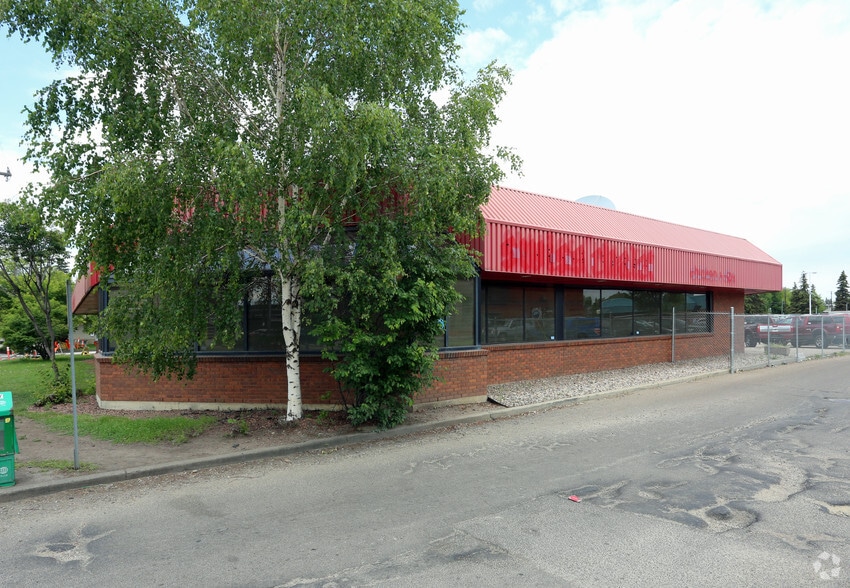 10010 132nd Ave NW, Edmonton, AB for sale - Primary Photo - Image 1 of 3