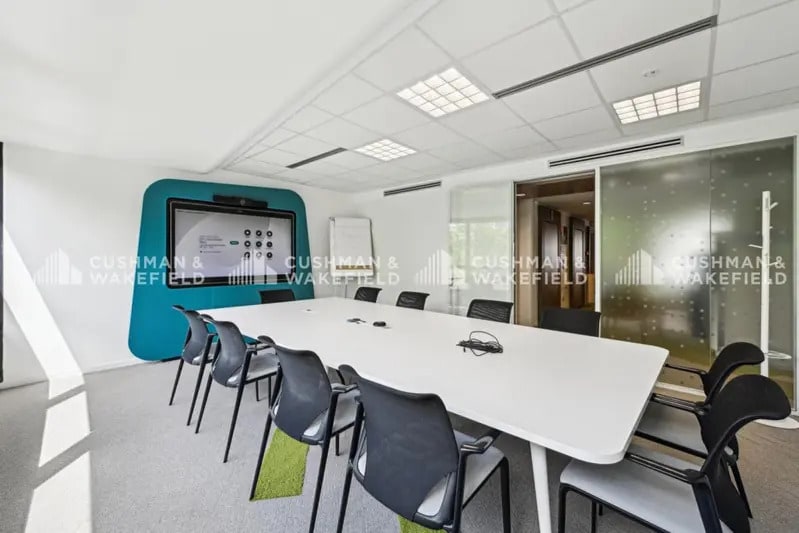 9-15 Rue Rouget De Lisle, Issy-les-Moulineaux à louer - Photo du bâtiment - Image 2 de 23