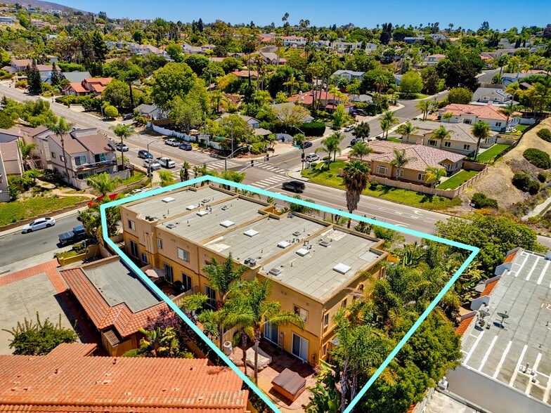 7565 Romeria St, Carlsbad, CA à vendre - Photo du bâtiment - Image 3 de 13