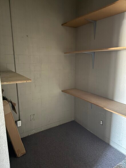 24842-24882 Muirlands Blvd, Lake Forest, CA for lease - Interior Photo - Image 3 of 3