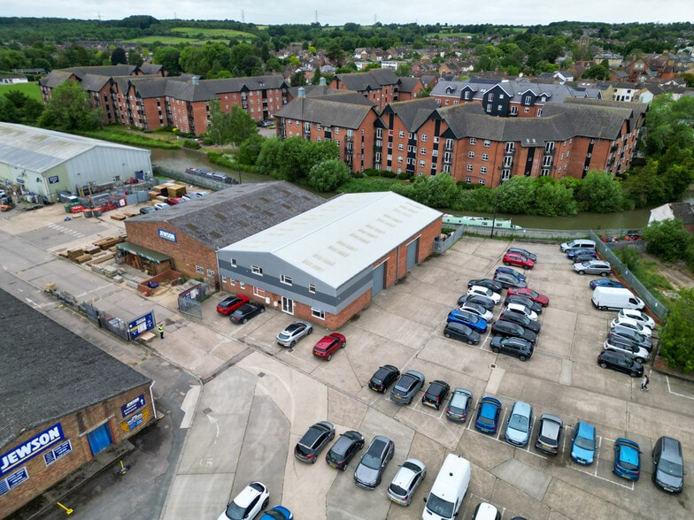 The Wharf, Leighton Buzzard for lease - Aerial - Image 2 of 3