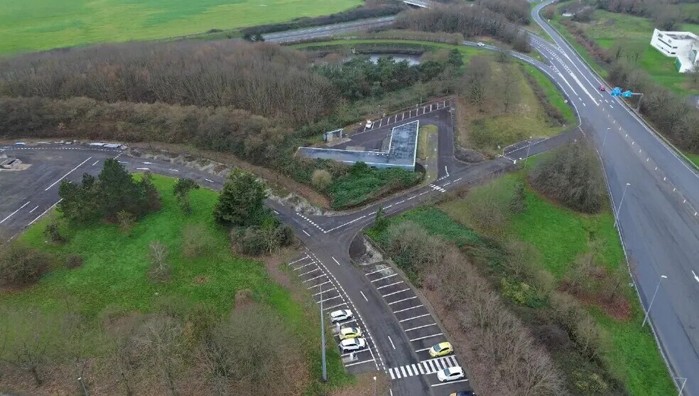 Local d'activités dans Montaigu-Vendée à vendre - Photo du bâtiment - Image 1 de 8