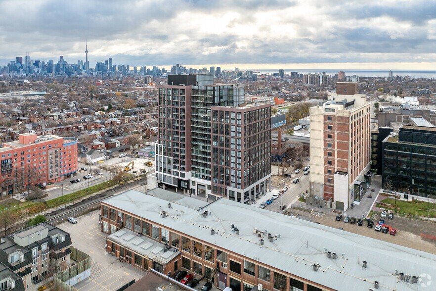 181 Sterling Rd, Toronto, ON à vendre - Aérien - Image 3 de 3