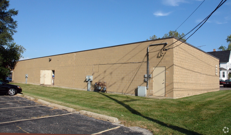 214 S Hager Ave, Barrington, IL for lease - Building Photo - Image 3 of 18