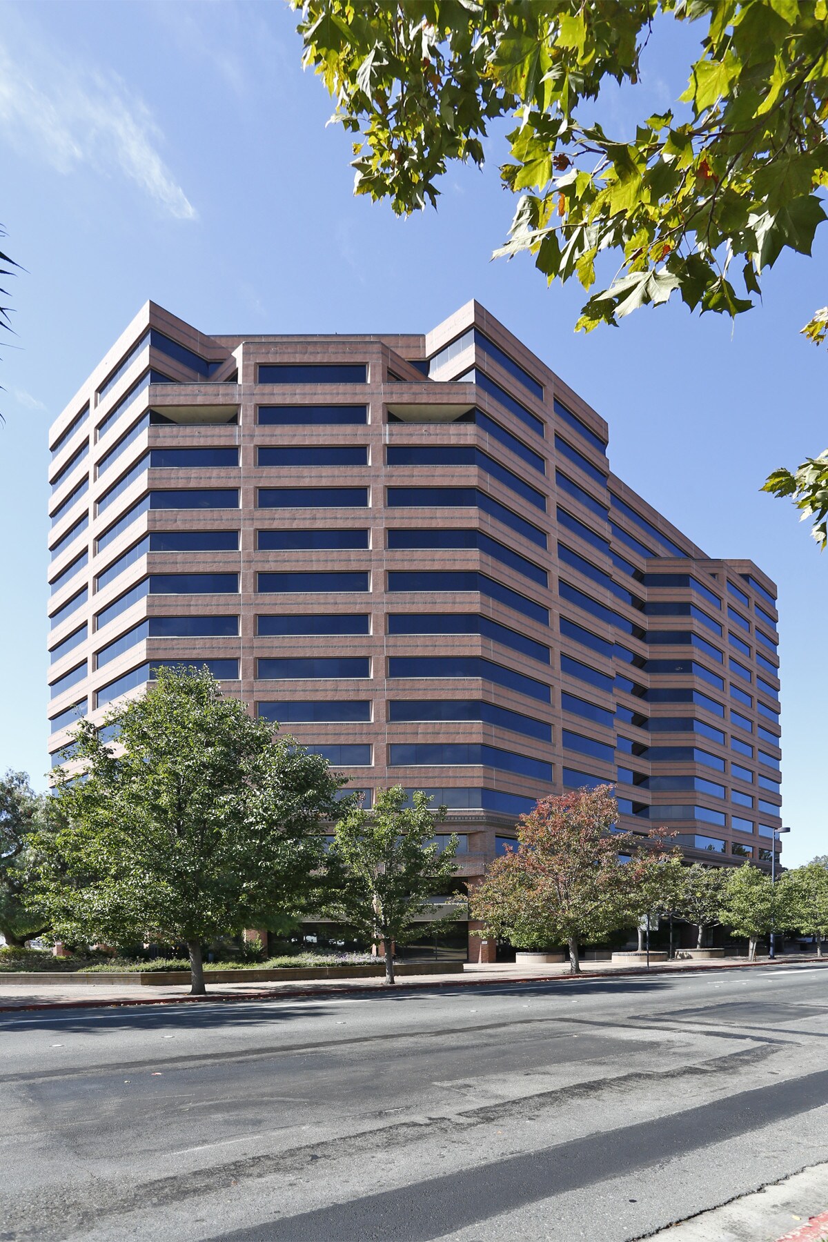 2300 Clayton Rd, Concord, CA à louer Photo principale- Image 1 de 12