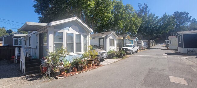 Plus de détails pour 6070 Old Redwood Hwy, Penngrove, CA - Multi-résidentiel à vendre