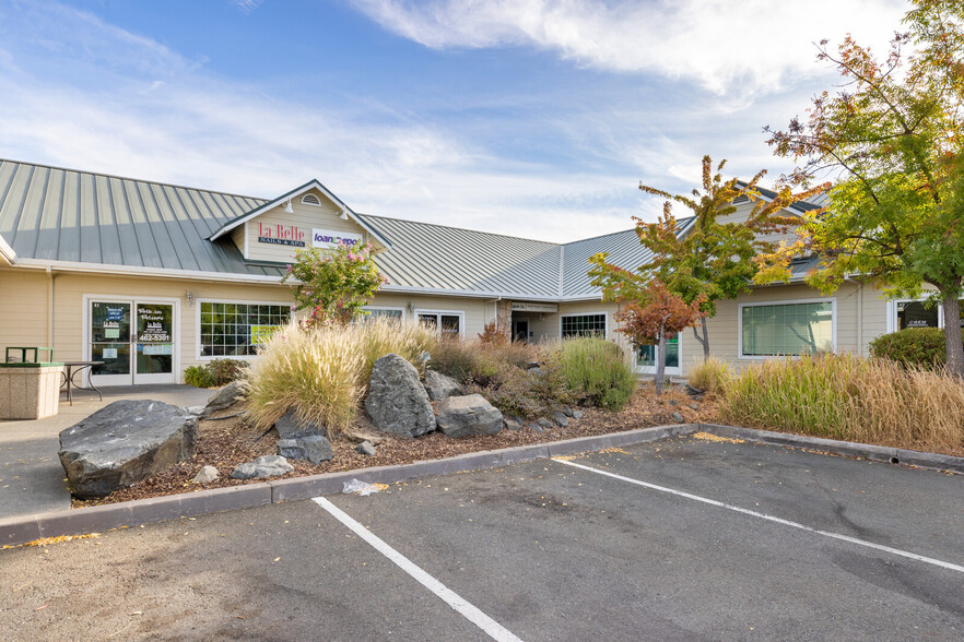 1252 Airport Park Blvd, Ukiah, CA for lease - Building Photo - Image 3 of 11